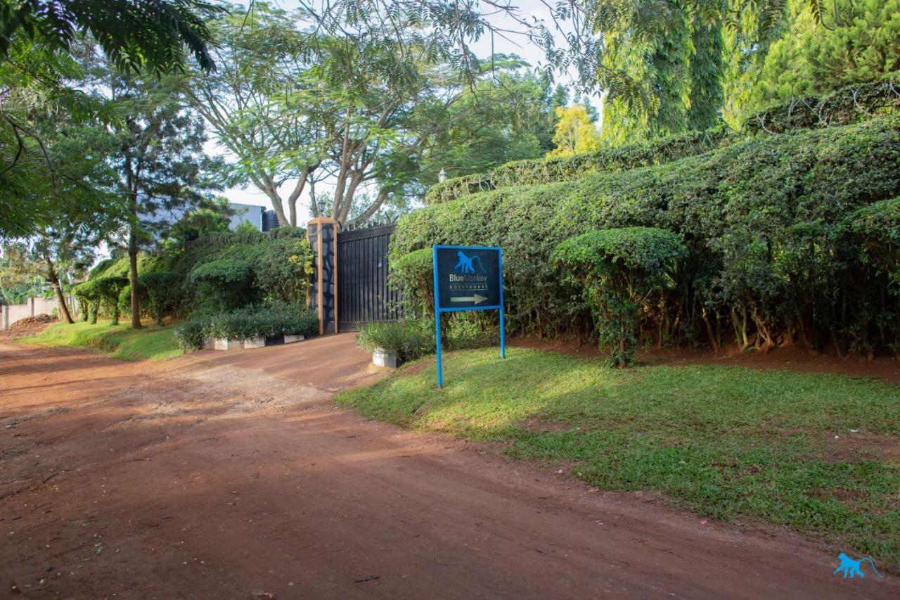 Bluemonkey Guesthouse Entebbe Exteriör bild